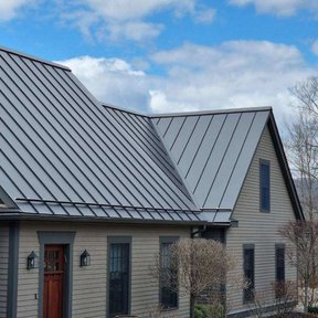 <div><h4>Beautiful Metal Roof</h4><p><b>Manufacturer:</b> Reliable Roofers & Company</p><p><b>Location:</b> Connecticut, US</p><p><b>Style:</b> Vertical Panel/Standing Seam</p><p><b>Material:</b> Steel</p><p><b>Color:</b> Gray</p><p><a href="/gallery/image-detail/1189/" class="link-arrow text-uppercase theme-color--orange" data-toggle="modal" data-target="#detailModal_gallery_image_grid_lamlejqhdgHs">View More</a></p></div>