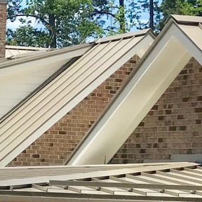 <div><h4>Champagne Color Standing Seam Metal Roof</h4><p><b>Manufacturer:</b> 50 North Roofing Company</p><p><b>Location:</b> North Carolina, US</p><p><b>Style:</b> Vertical Panel/Standing Seam</p><p><b>Material:</b> Steel</p><p><a href="/gallery/image-detail/1230/" class="link-arrow text-uppercase theme-color--orange" data-toggle="modal" data-target="#detailModal_gallery_image_grid_lamlejqhdgHs">View More</a></p></div>