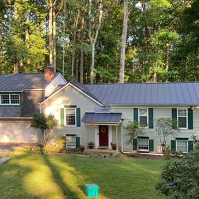 <div><h4>Early's job</h4><p><b>Manufacturer:</b> Peak Roofing Contractors, Inc.</p><p><b>Location:</b> Virginia, US</p><p><b>Style:</b> Vertical Panel/Standing Seam</p><p><b>Material:</b> Steel</p><p><b>Color:</b> Black</p><p><a href="/gallery/image-detail/1251/" class="link-arrow text-uppercase theme-color--orange" data-toggle="modal" data-target="#detailModal_gallery_image_grid_lamlejqhdgHs">View More</a></p></div>