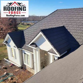 <div><h4>Unified Steel . Pine-Crest Shake . Stirling Gray</h4><p><b>Manufacturer:</b> Roofing Force</p><p><b>Location:</b> Kansas, US</p><p><b>Style:</b> Metal Shake</p><p><b>Material:</b> Steel</p><p><b>Color:</b> Gray</p><p><a href="/gallery/image-detail/1366/" class="link-arrow text-uppercase theme-color--orange" data-toggle="modal" data-target="#detailModal_gallery_image_grid_lamlejqhdgHs">View More</a></p></div>